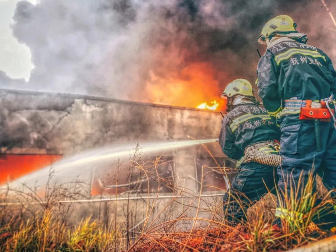 消防員在滅火搶險救援中的自我防護(hù)